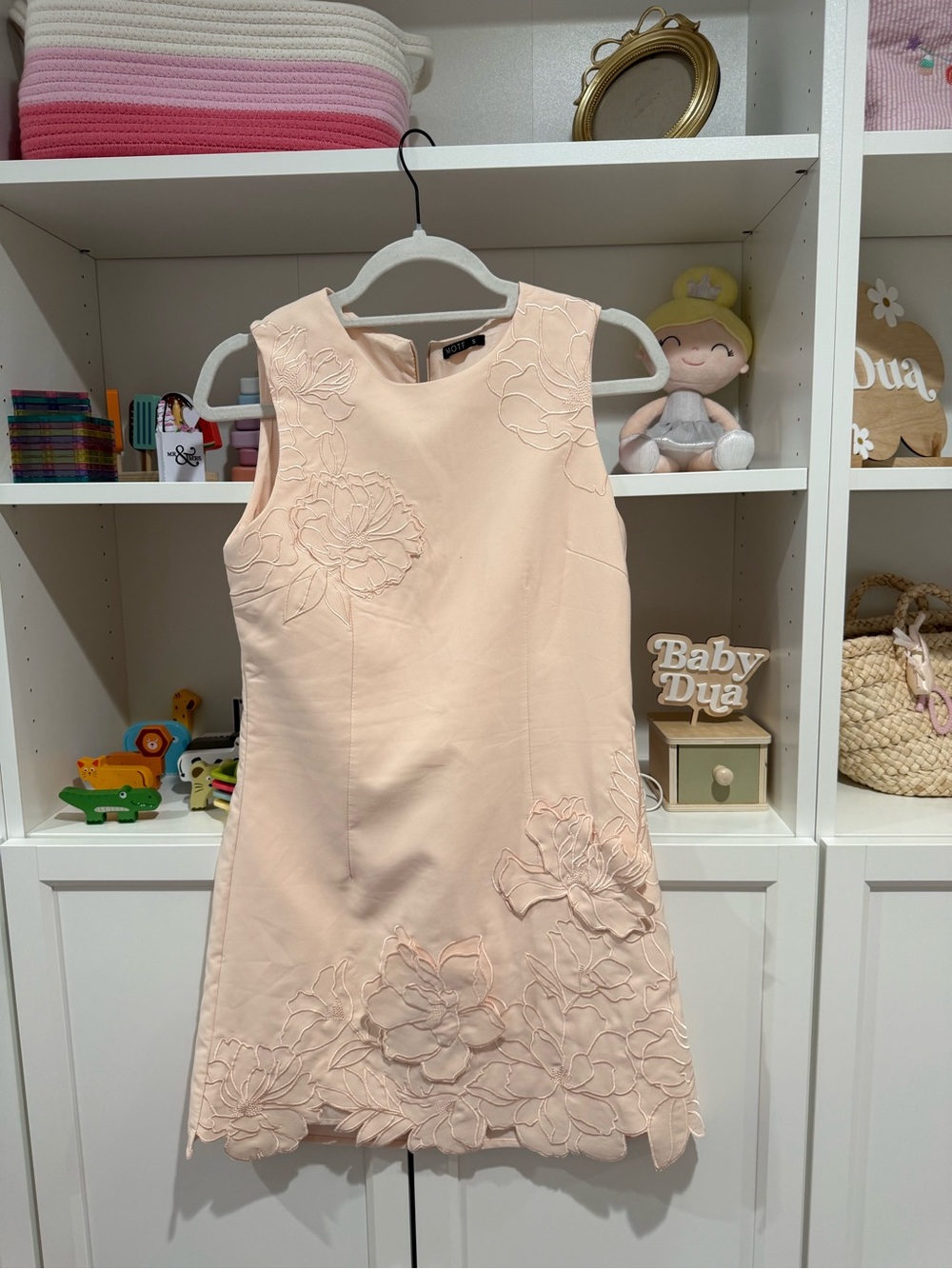 Sleeveless Embroidered Floral Shift Dress - Blush